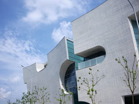  Shanghai Cofco Cultural & Health Center	