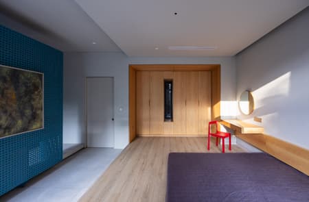 B.RED House