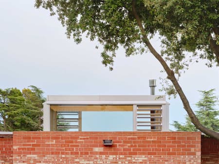 GJ House