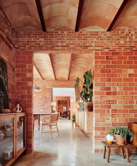 GJ House