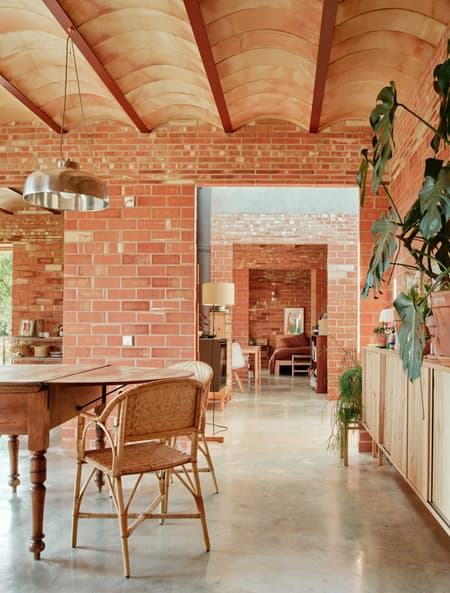 GJ House