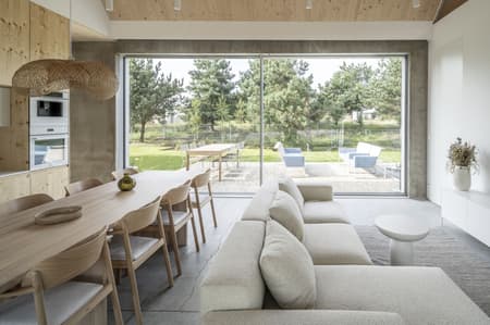 Kownatki Lake House