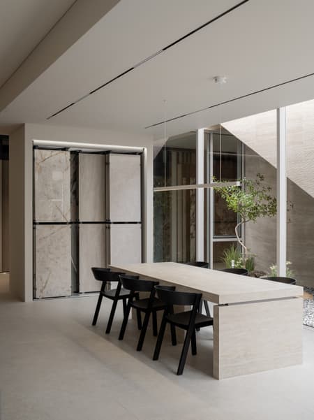 Oztile Showroom
