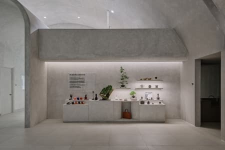 AK Plaza Museum C