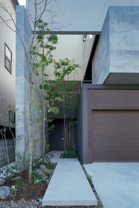 Two-Generation House in Tennoji-ku