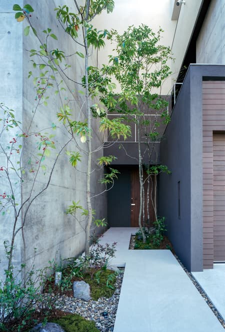 Two-Generation House in Tennoji-ku