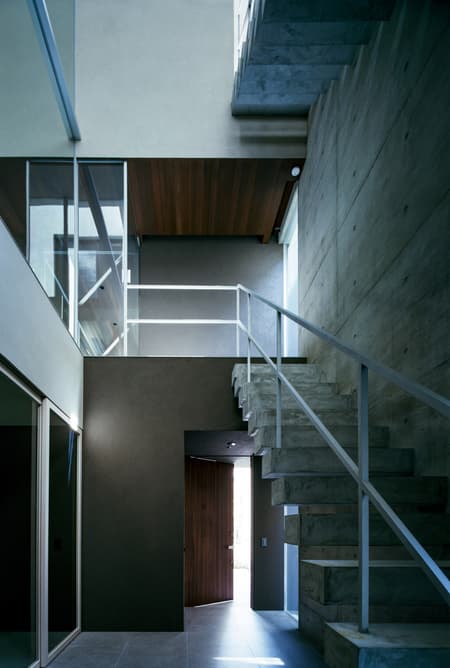 Two-Generation House in Tennoji-ku