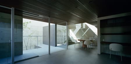 Two-Generation House in Tennoji-ku