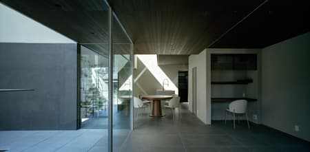 Two-Generation House in Tennoji-ku