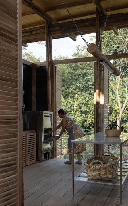 https://www.archdaily.com/1031042/la-panificadora-centro-desarrollo-y-de-produccion-rural-natura-futura