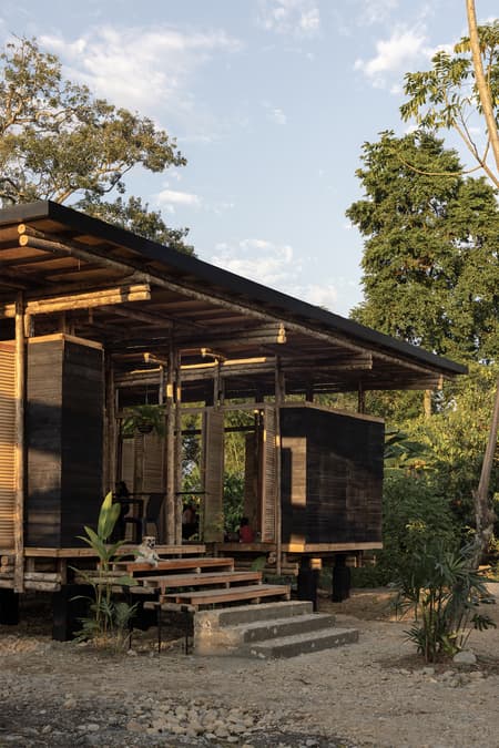 https://www.archdaily.com/1031042/la-panificadora-centro-desarrollo-y-de-produccion-rural-natura-futura