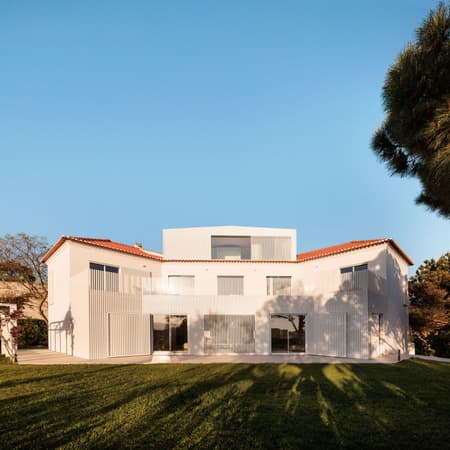 Soltróia House