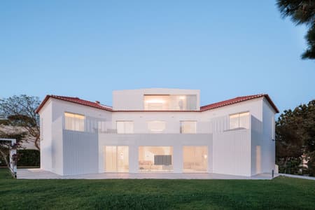 Soltróia House