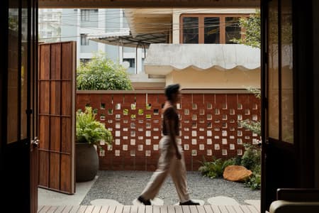 TINY HOUSE