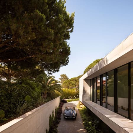 V House
