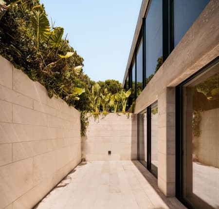 V House