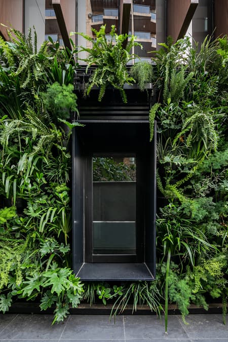 Guilhermina Commercial Building